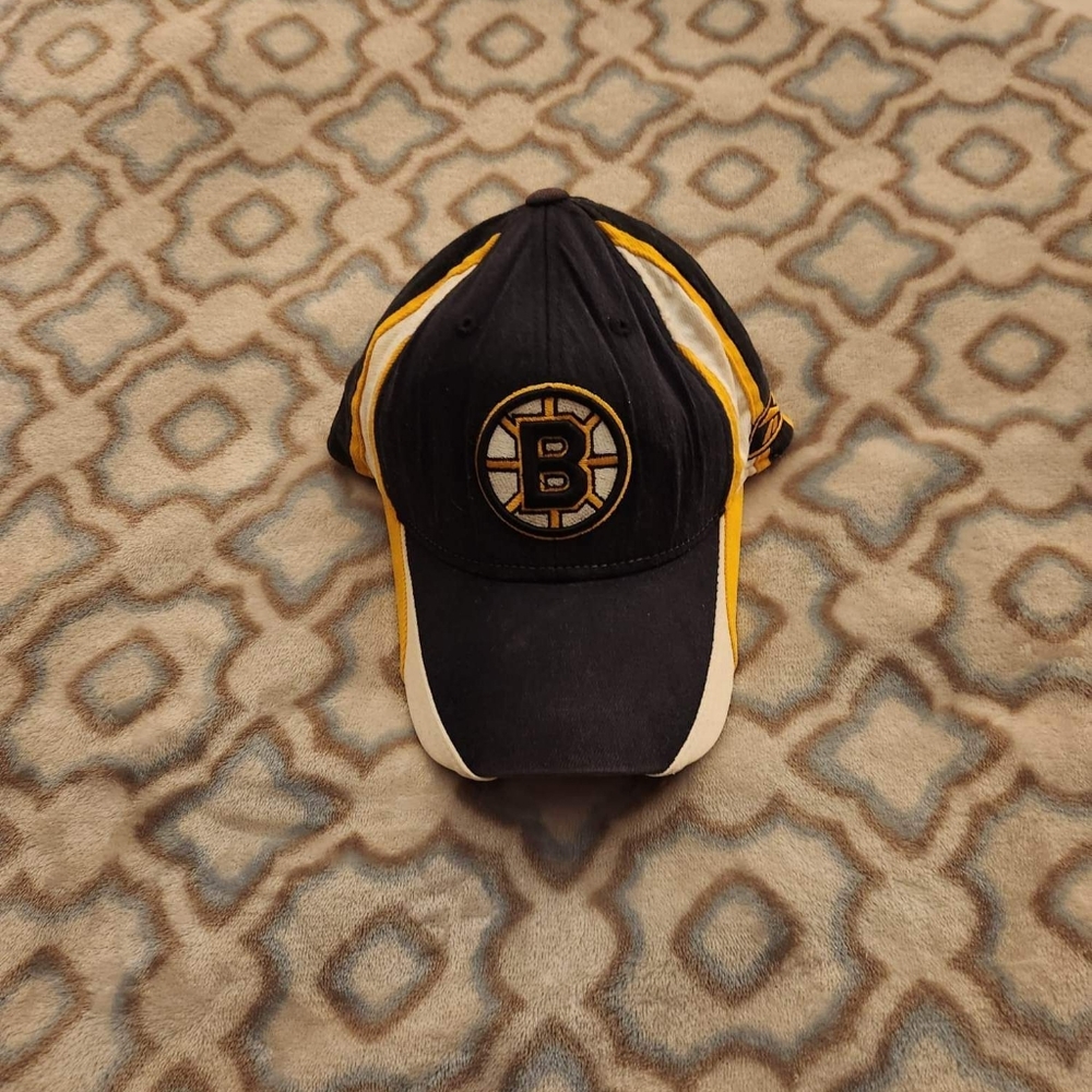 Boston Bruins Black, Gold, and White fitted hat.